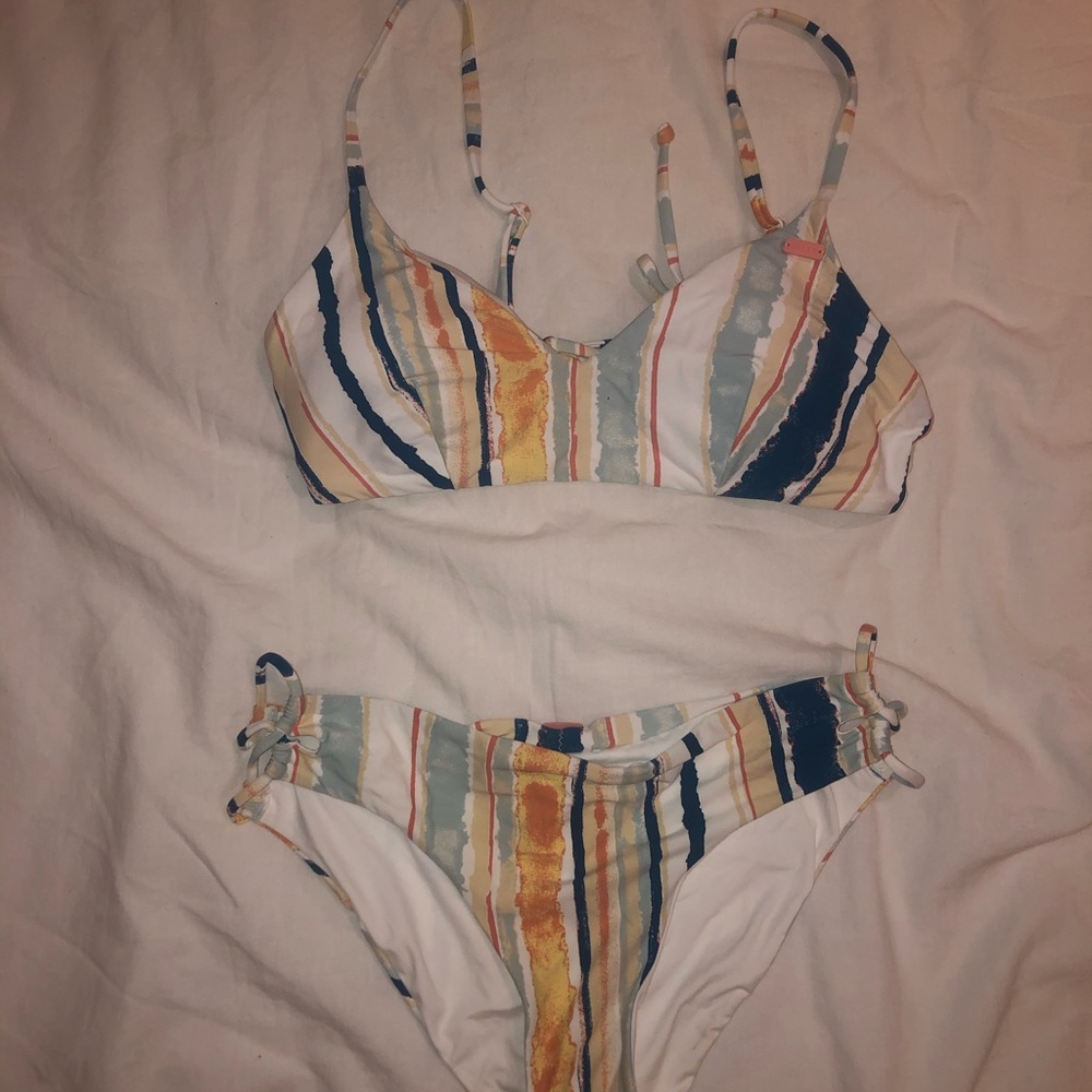 Roxy Bikini Set